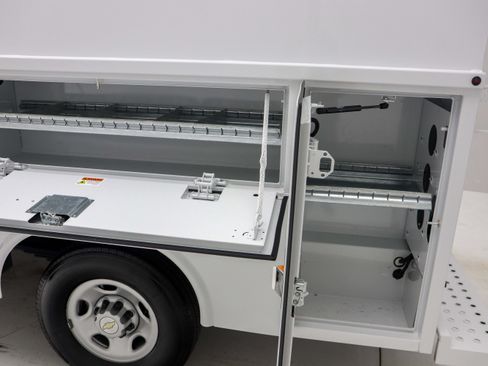 Used 2023 Chevrolet Express 3500 w/ Power Convenience Package RWD image 18