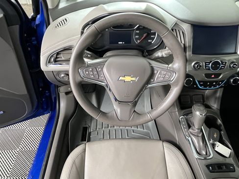 Used 2016 Chevrolet Cruze Premier image 12