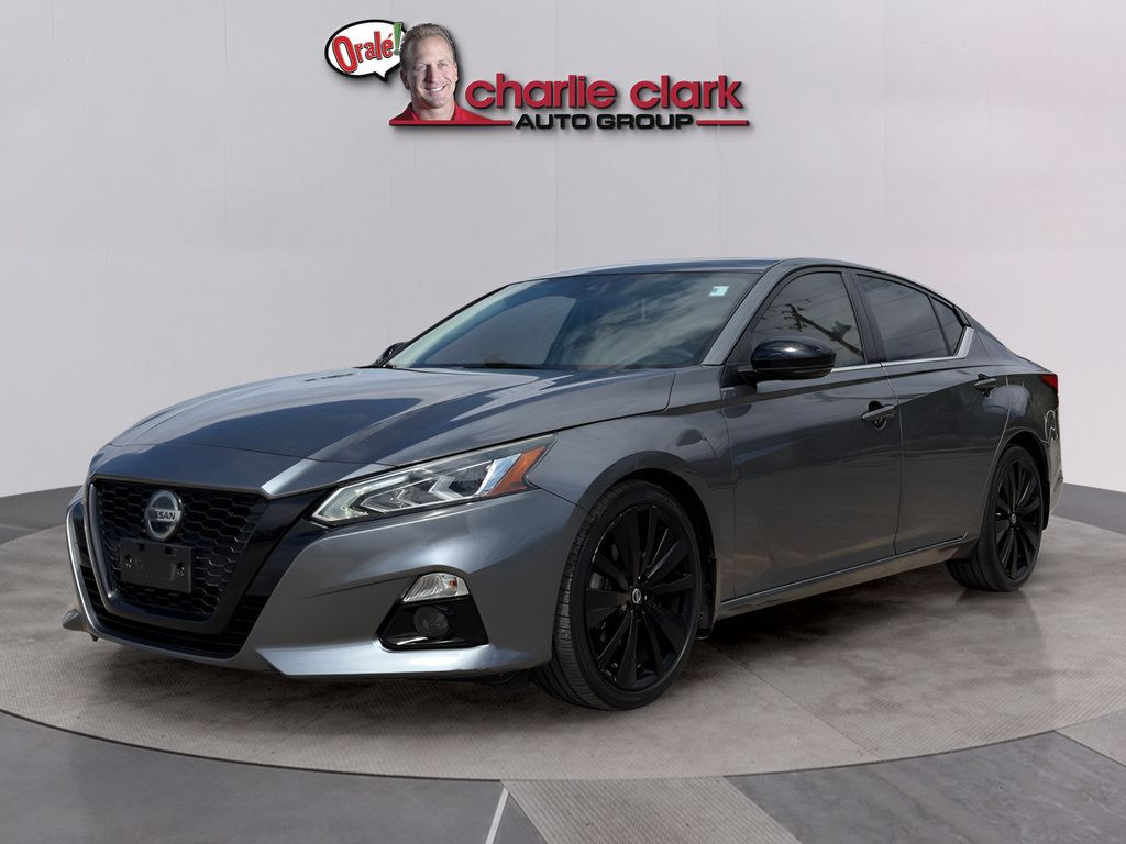 Used 2022 Nissan Altima 2.5 SR w/ Midnight Edition Package FWD image 1