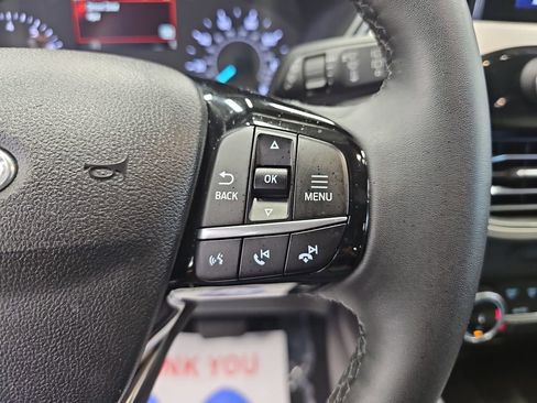 Used 2022 Ford Escape SE w/ SE Sport Appearance Package FWD image 17