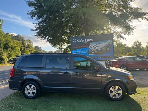 Used 2011 Dodge Grand Caravan Mainstreet w/ PWR Convenience Group image 4