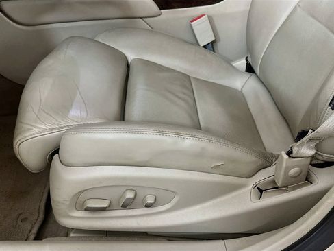 Used 2013 Cadillac XTS Luxury w/ Driver Awareness Package FWD image 9