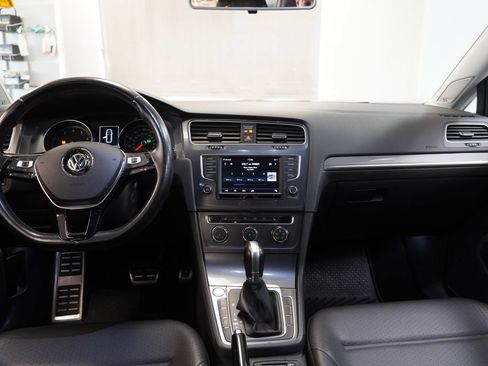 Used 2017 Volkswagen Golf Alltrack AWD/4WD image 10