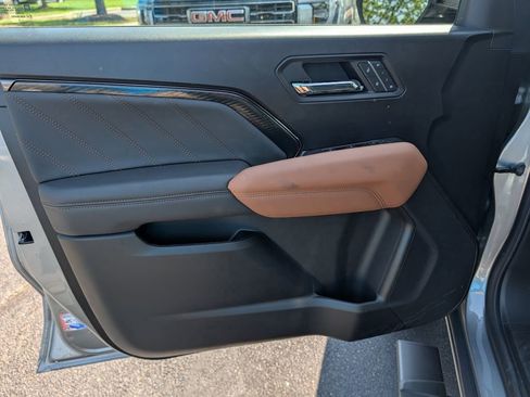 New 2026 GMC Canyon AT4 w/ Technology Plus Package AWD/4WD image 13