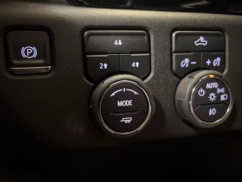 Used 2025 Chevrolet Silverado 2500 LT w/ Convenience Package image 50