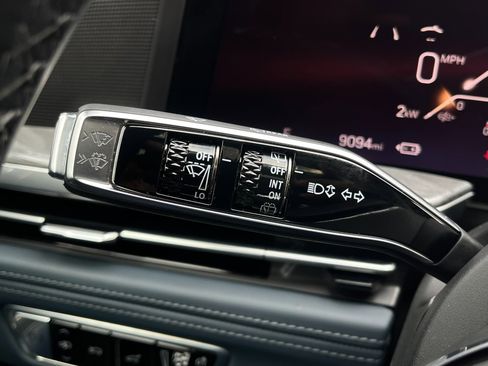 Used 2025 Cadillac Escalade IQ Luxury 2 image 20