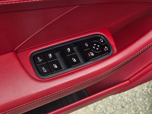 Used 2020 Porsche Panamera 4 image 12