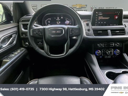 Used 2023 GMC Yukon XL AT4 w/ AT4 Premium Plus Package AWD/4WD image 5