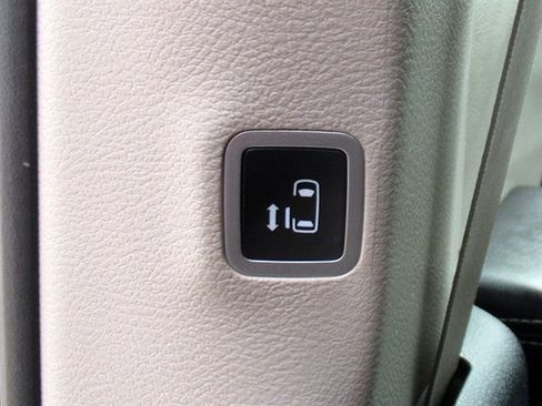 Used 2022 Chrysler Pacifica Limited image 18