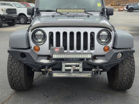 Used 2013 Jeep Wrangler Unlimited Sport image 8