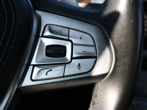 Used 2018 BMW 750i image 15