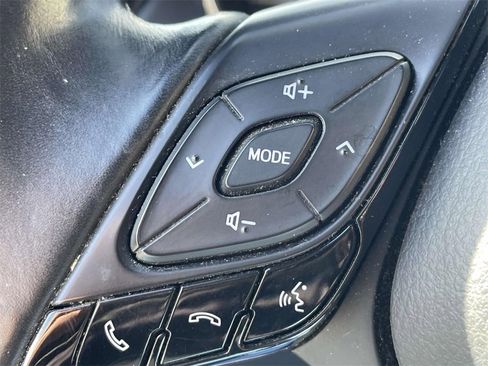 Used 2018 Toyota C-HR XLE image 23