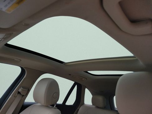 Certified 2022 Mercedes-Benz GLC 300 image 29