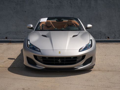 Certified 2019 Ferrari Portofino RWD image 6