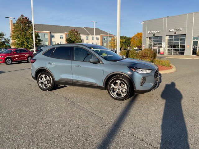 Used 2025 Ford Escape ST-Line Select AWD/4WD image 3