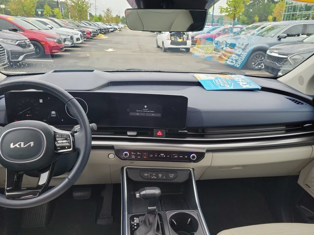 Certified 2025 Kia Carnival SX Prestige FWD image 9