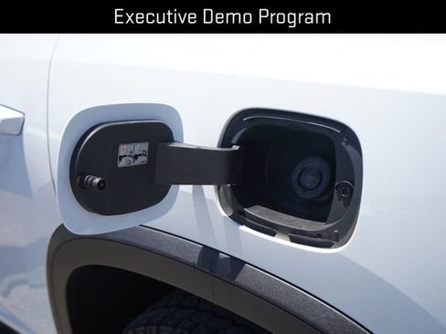Used 2026 Chevrolet Traverse Z71 w/ Enhanced Driving Package AWD/4WD image 11
