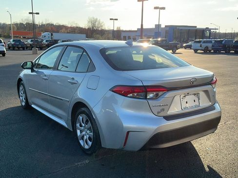 Used 2025 Toyota Corolla LE image 8