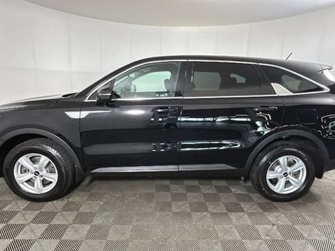 Used 2023 Kia Sorento LX AWD/4WD image 5