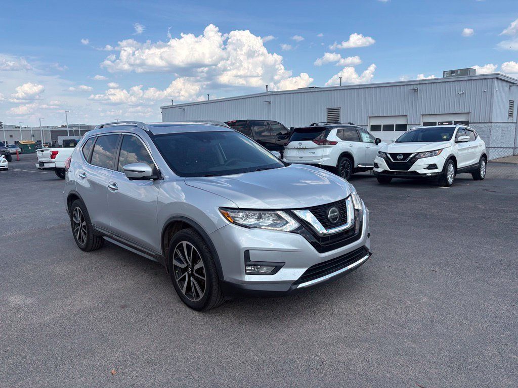 Used 2020 Nissan Rogue SL w/ Premium Package FWD image 2