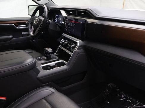 Used 2023 GMC Sierra 1500 Denali w/ Denali Reserve Package AWD/4WD image 11