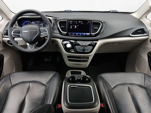 Used 2022 Chrysler Pacifica Touring-L FWD image 20