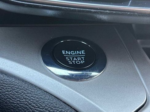 Used 2022 Ford Explorer XLT w/ Equipment Group 202A image 21