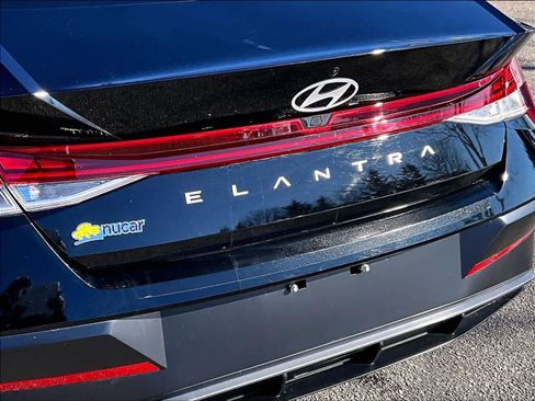 Used 2024 Hyundai Elantra SEL w/ Convenience Package image 28
