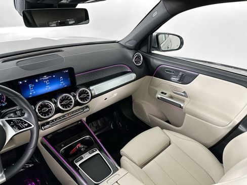 Used 2026 Mercedes-Benz GLB 250 4MATIC image 22