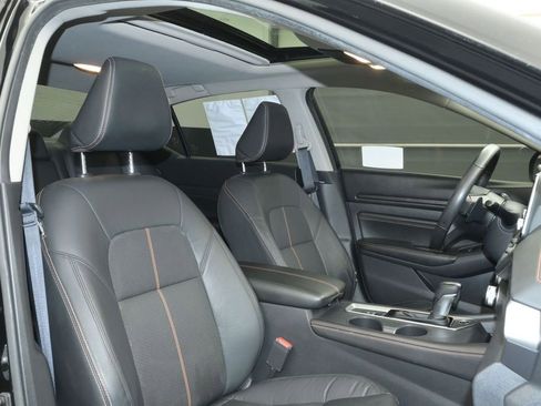 Used 2022 Nissan Altima 2.5 SR w/ Midnight Edition Package AWD/4WD image 18