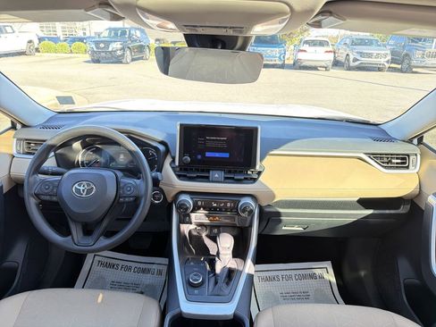 Used 2025 Toyota RAV4 XLE image 22