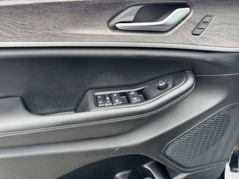 Certified 2023 Jeep Grand Cherokee Limited w/ Black Appearance Package image 24