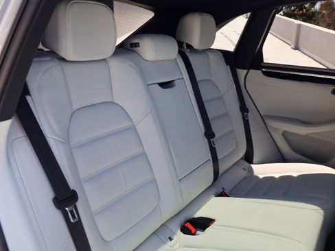Certified 2026 Porsche Macan S AWD/4WD image 23