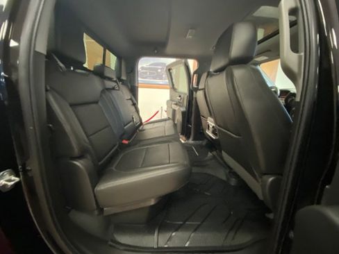 Used 2019 Chevrolet Silverado 1500 LTZ w/ LTZ Premium Package AWD/4WD image 19