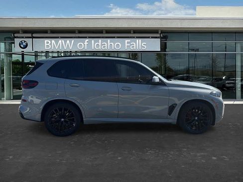 Used 2024 BMW X5 xDrive40i w/ M Sport Package AWD/4WD image 8