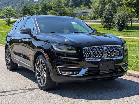 Used 2019 Lincoln Nautilus Reserve AWD/4WD image 2