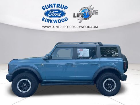 Used 2023 Ford Bronco Outer Banks w/ Sasquatch Package AWD/4WD image 2