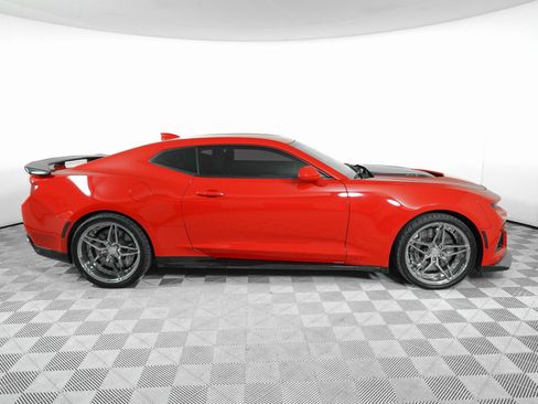 Used 2017 Chevrolet Camaro ZL1 image 4