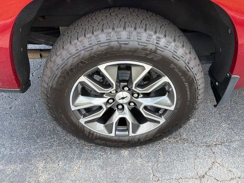 Used 2024 Chevrolet Silverado 1500 RST AWD/4WD image 38