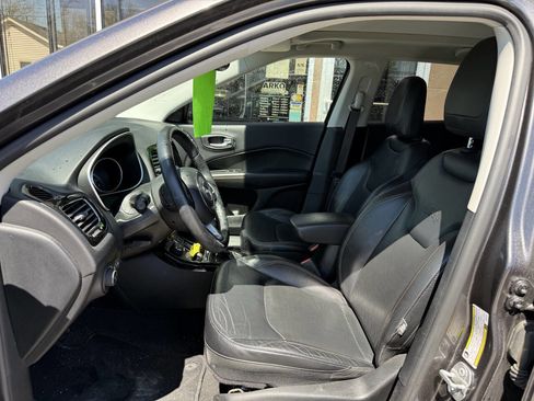 Used 2017 Jeep Compass Limited w/ Navigation Group image 12