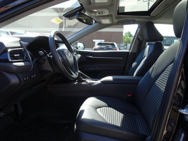 Used 2023 Toyota Camry SE w/ Convenience Package FWD image 13