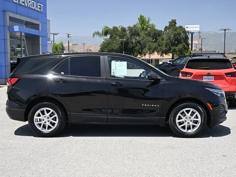 Used 2022 Chevrolet Equinox LS w/ LPO, Cargo Package FWD image 3