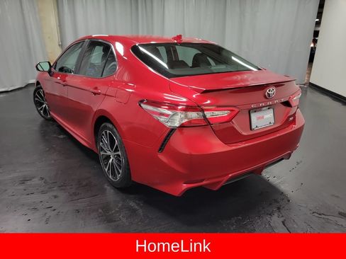 Used 2020 Toyota Camry SE w/ Convenience Package FWD image 6