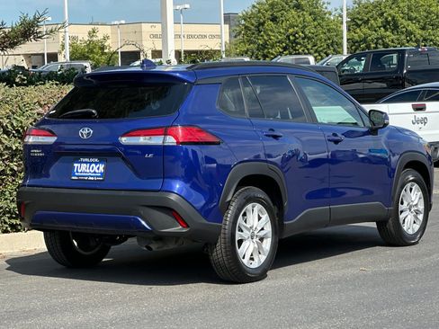 Used 2022 Toyota Corolla Cross LE image 4