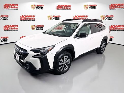 Used 2024 Subaru Outback Premium AWD/4WD image 12