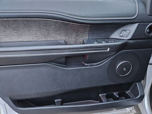 Used 2018 Ford Expedition Limited image 15