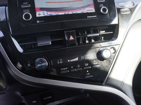 Used 2024 Toyota Camry SE FWD image 16