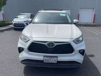 Used 2021 Toyota Highlander XLE AWD/4WD video 2