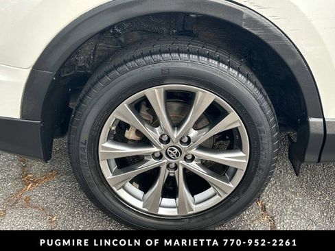 Used 2018 Toyota RAV4 Limited image 17