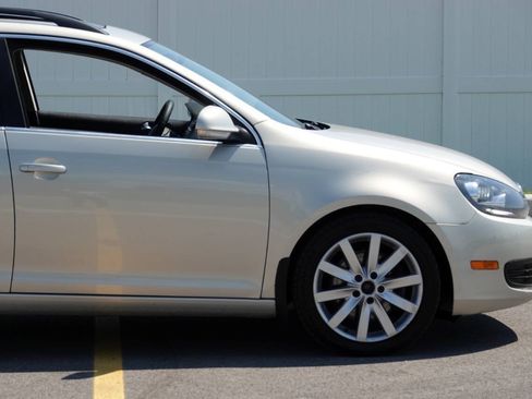 Used 2012 Volkswagen Jetta TDI FWD image 25